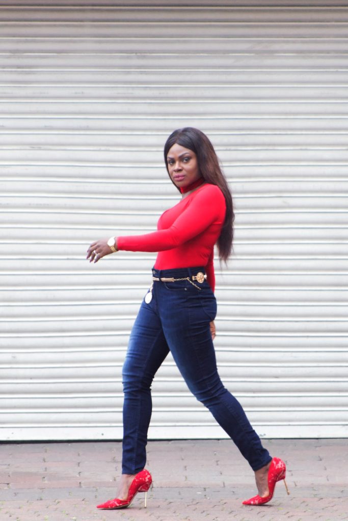 Why Fashion Bloggers Are Rocking "Mum Jeans" - Ivy Ekong